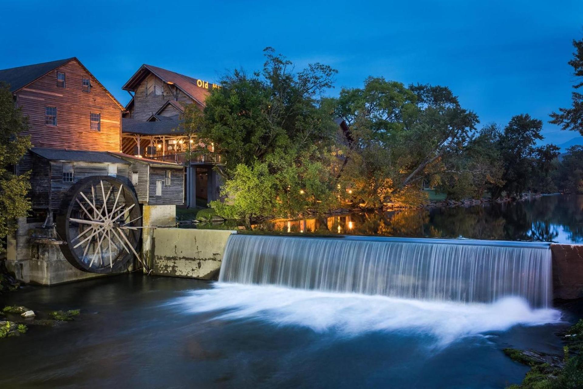 Bear Mountain Hollow-Free Dollywood Ticket- Cozy Cabin With A Hot Tub, Arcade & Deck Close To Town Піджен-Фордж Екстер'єр фото