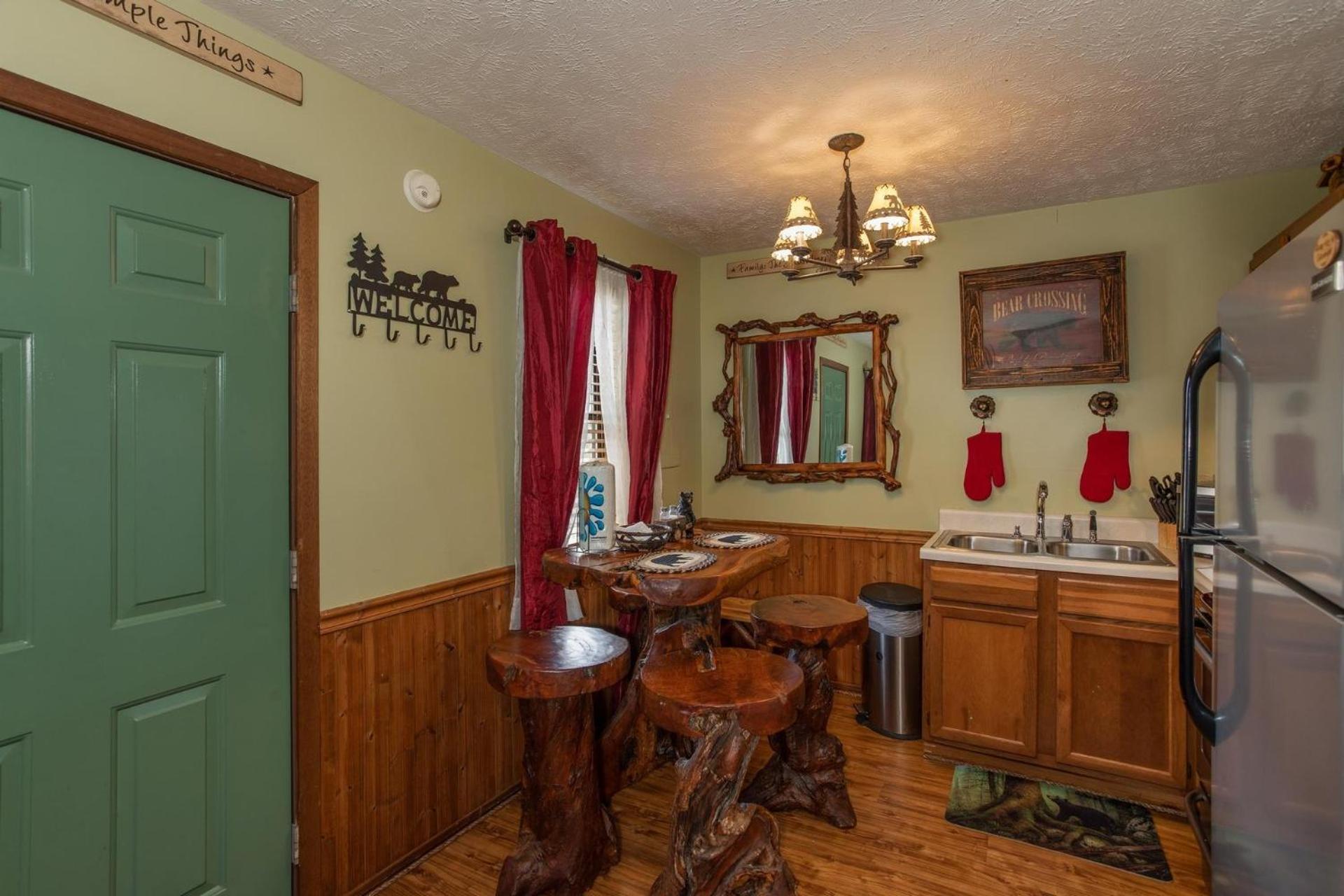 Bear Mountain Hollow-Free Dollywood Ticket- Cozy Cabin With A Hot Tub, Arcade & Deck Close To Town Піджен-Фордж Екстер'єр фото